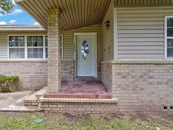 3rd image of 4800 Fort Worth Ave