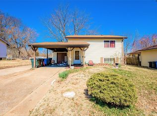 2445 Lindsay Ln, Florissant, MO