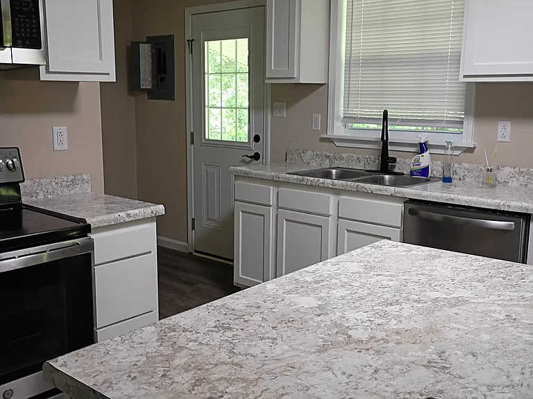 104 Kenton Ave — Photo 4