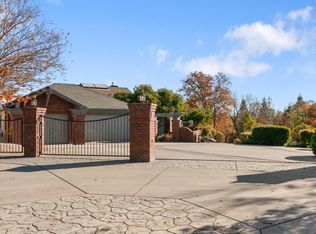 1683 Saint Andrews Dr, Redding, CA 96003