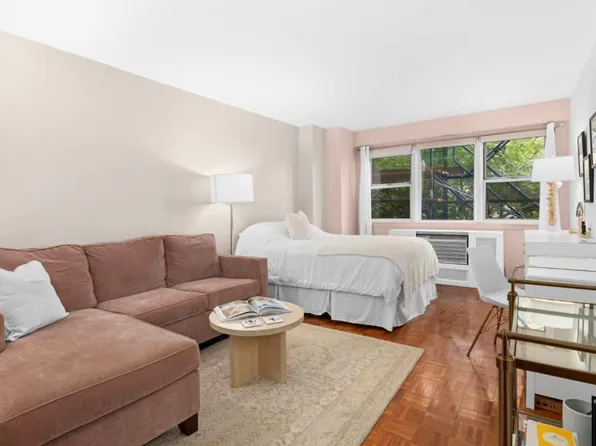 245 East 35th Street image 1 of 5