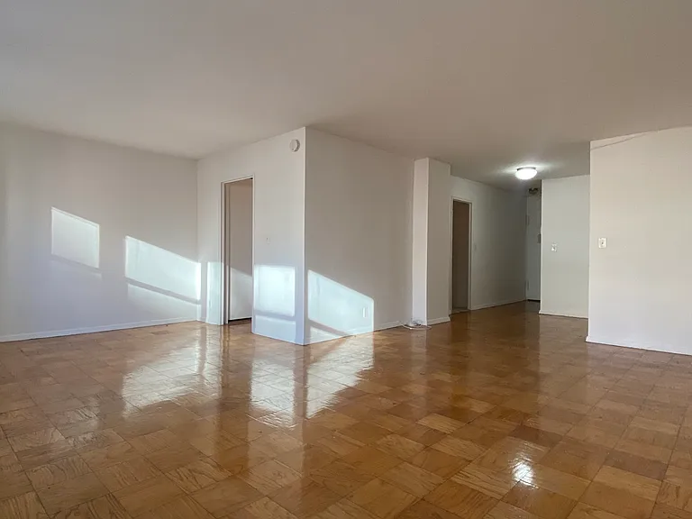 435 W 57th St #10S — Photo 4