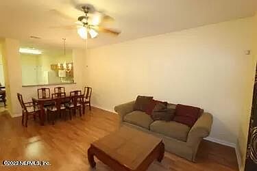 5th image of 4843R Playpen Dr