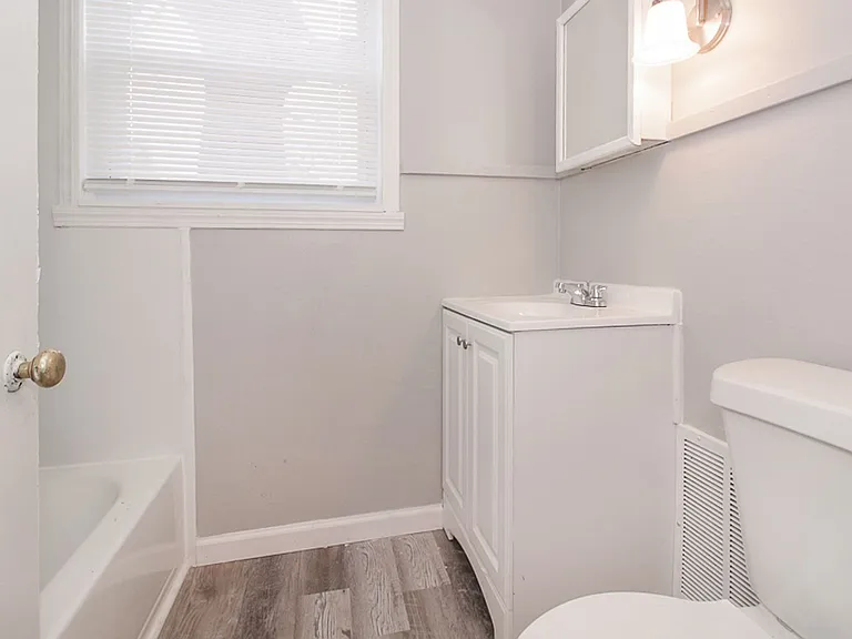 3822 W 133rd St — Photo 11