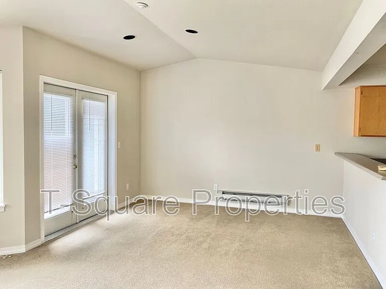 9525 NE 180th St #303 — Photo 5