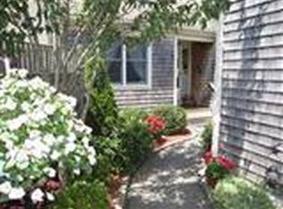 4 Pine Grove Vlg #K, Yarmouth Pt, MA 02675