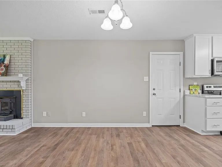 615 Wallingford Ct — Photo 12
