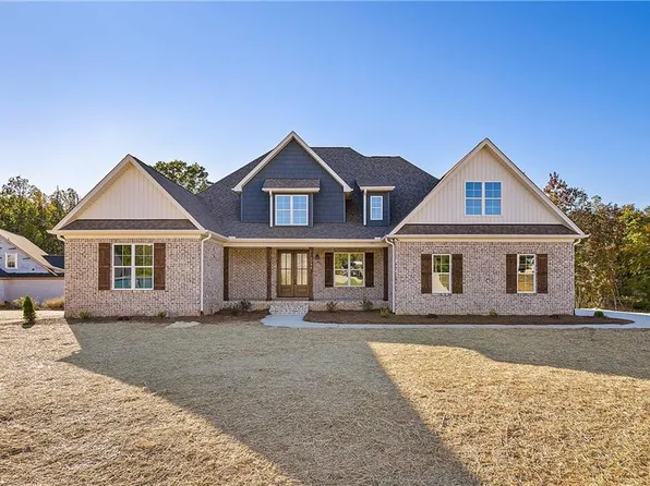 1106 Haniel Dr, Summerfield, NC 27358