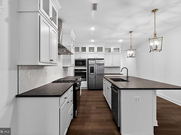 3rd image of 20535 Spyglass Cir