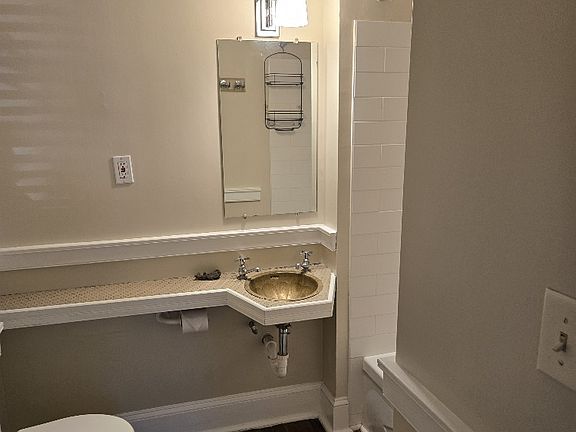 4th image of 144 11th St SE APT 1