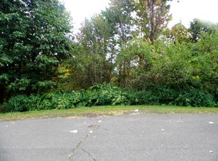 8th St, Blakely, PA 18447