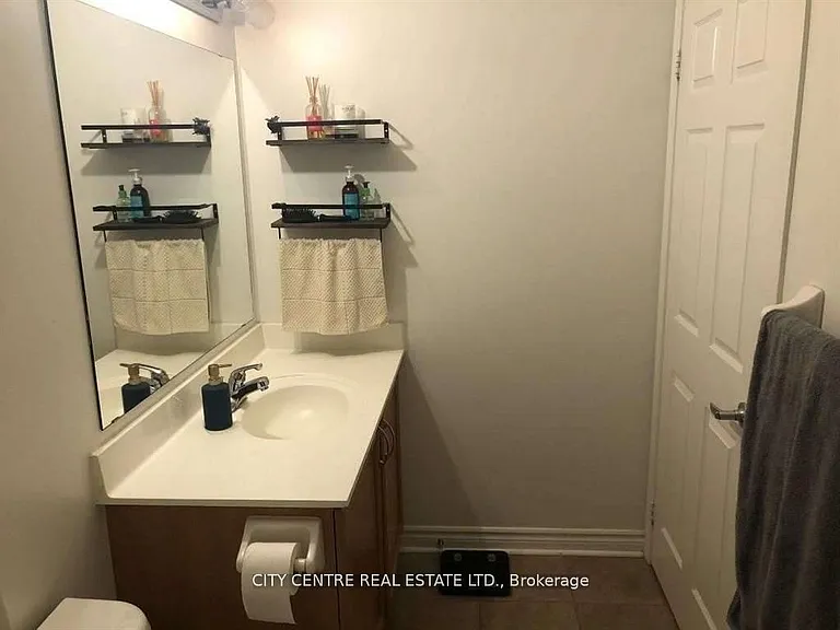 388 Prince Of Wales Dr #1907 — Photo 9
