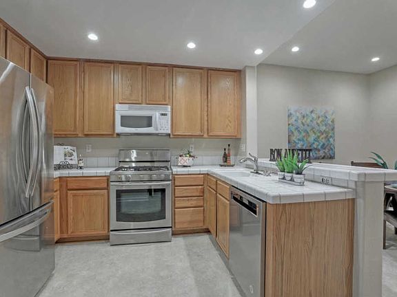 4th image of 149 Orchard Oak Cir