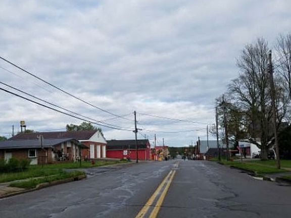 Exterior Neighborhood (street photo)