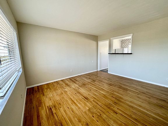 4th image of 2958 Ivy St