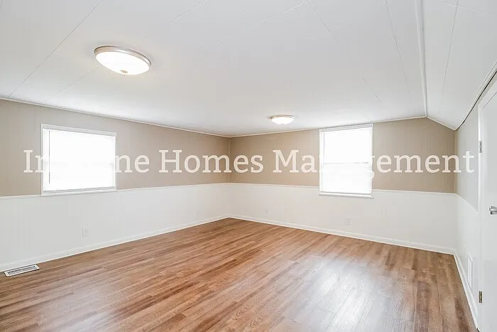 8587 Kenwood Rd — Photo 14