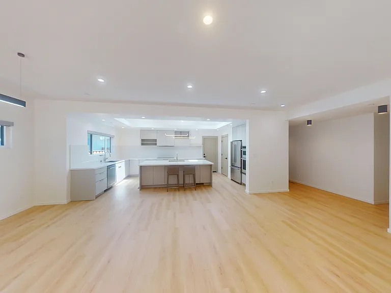 1257 Sleepy Hollow Ln — Photo 6