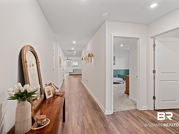 3rd image of 21720 Sutherland Cir