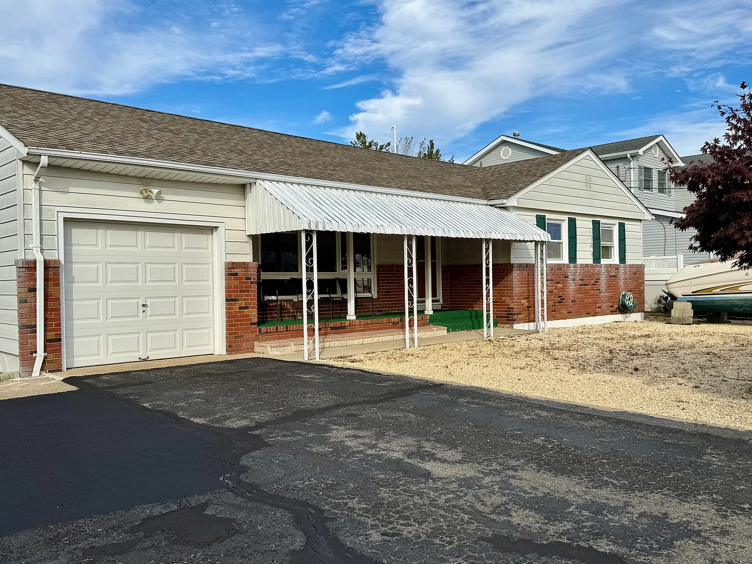 3 bed, 1.5 bath, 1376 sqft, $3,950 — Photo 1