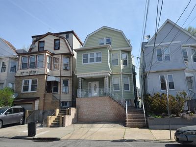 22 Bidwell Ave, Jersey City, NJ, 07305
