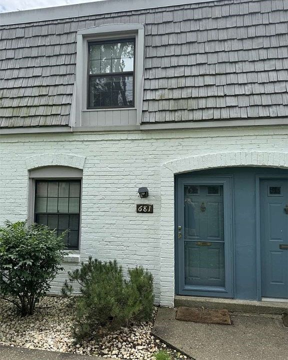 1st image of 681 Pennsbury Blvd