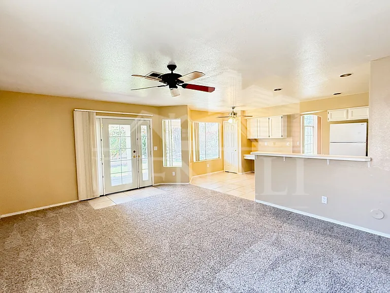 1425 E Chicago Cir — Photo 9