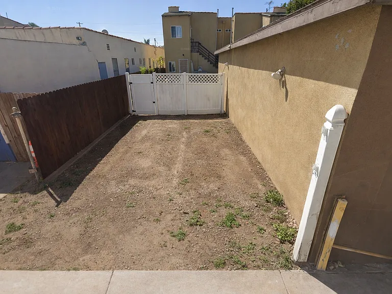 698 W 14th St #698 — Photo 5