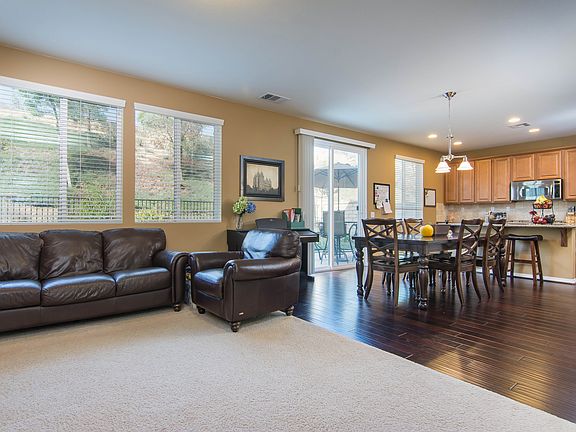 3rd image of 28355 Esplanada Dr
