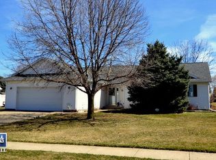 1616 Dairy Ln, Ottawa, IL 61350