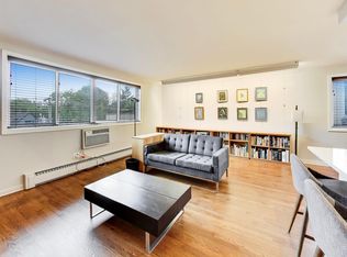 2722 Central St APT 4S, Evanston, IL 60201