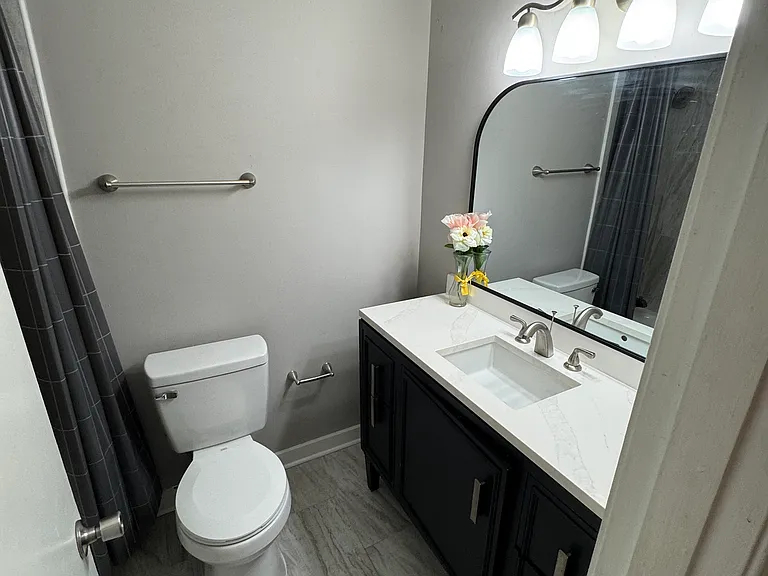 Kingsport Dr — Photo 12