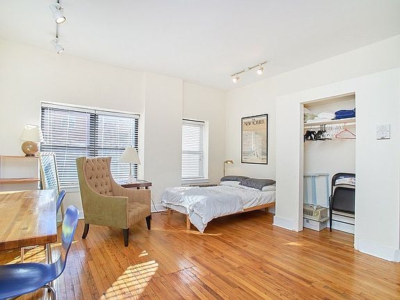 2nd image of 28 W 105th St #3