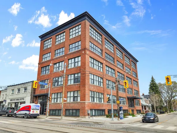 2154 Dundas St W #405, Toronto, ON M6R 1X3