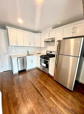 Rented by Dynamik Realty | media 17