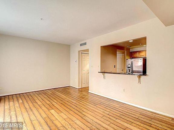 3rd image of 1000 Fell St Unit 223