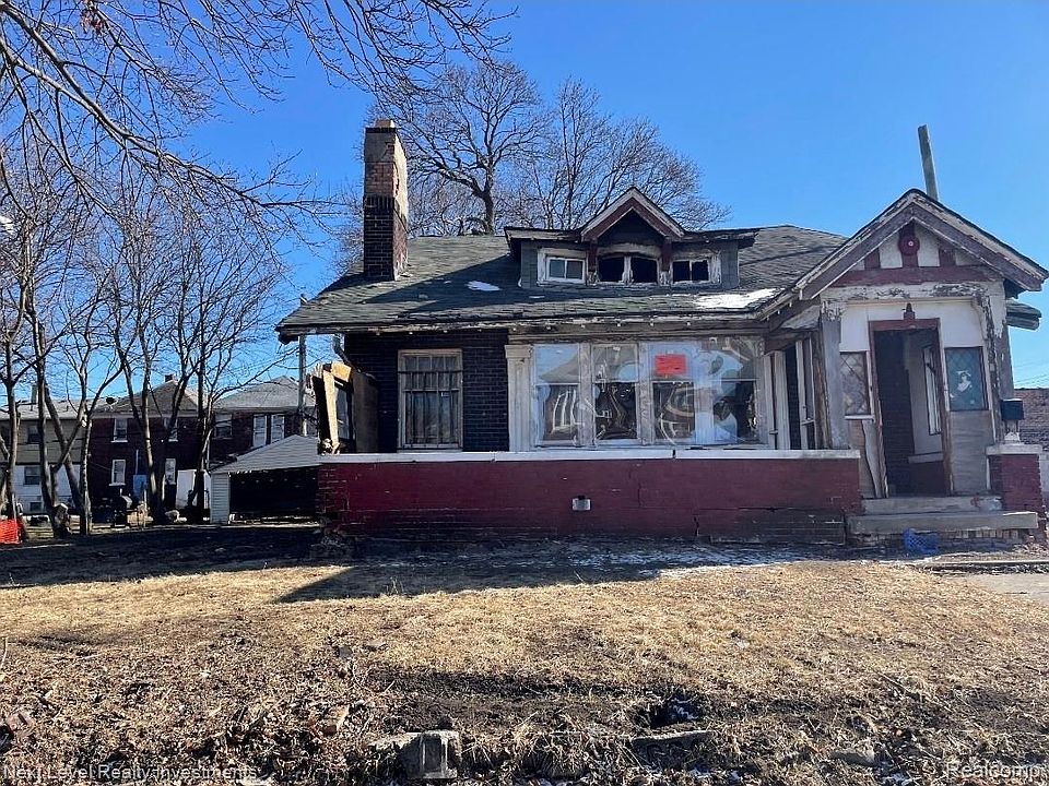 1st image of 1695 Monterey St