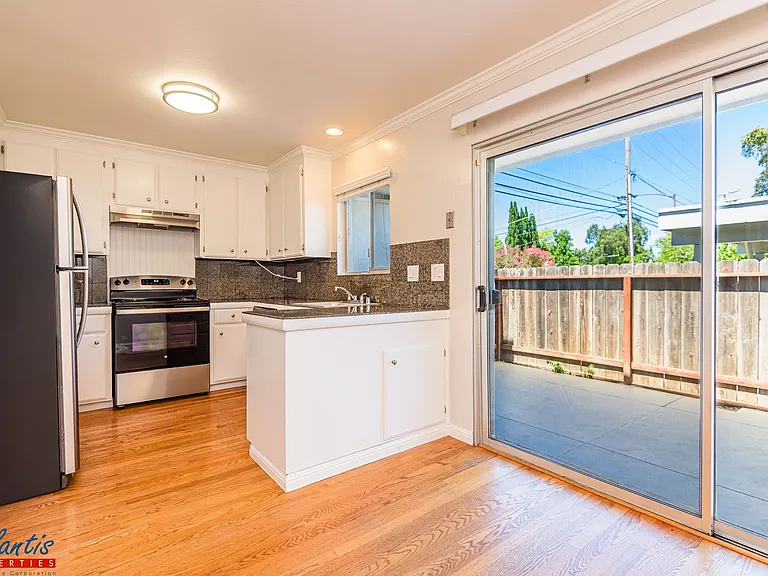 457 Oak Ave — Photo 5