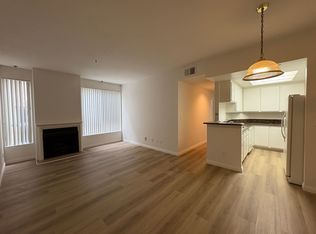 2 bedroom and 2 bath, West Hollywood, CA 90048