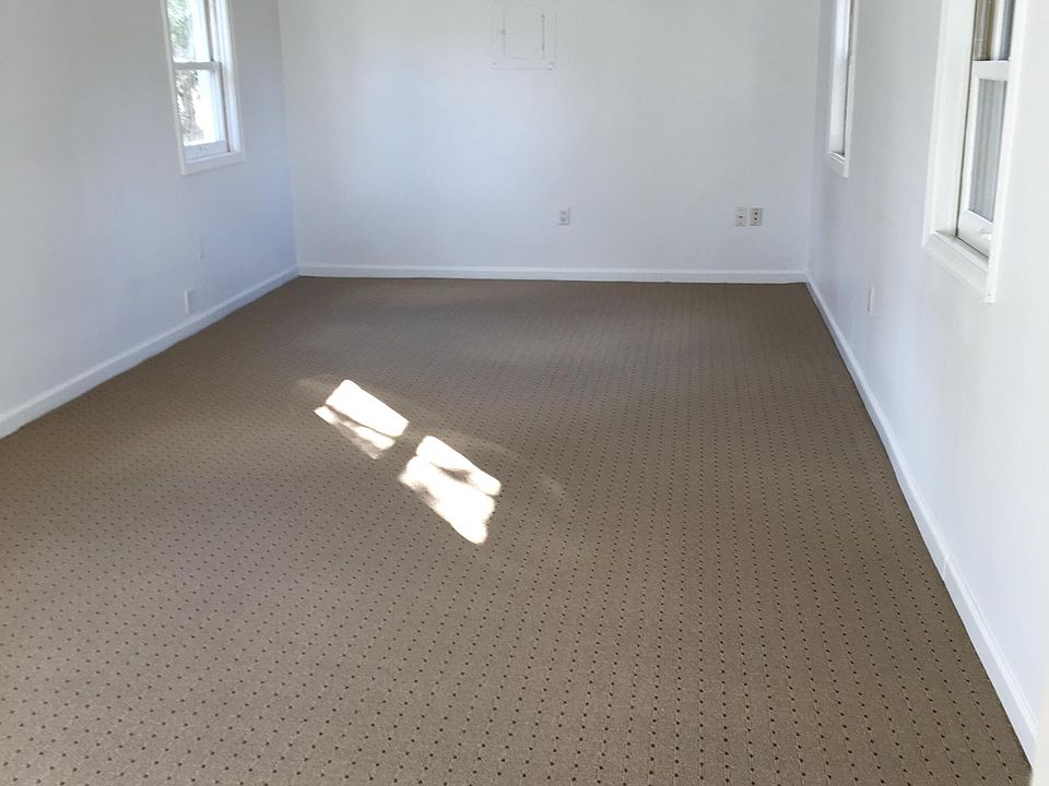 2nd image of 131 S Mill Rd