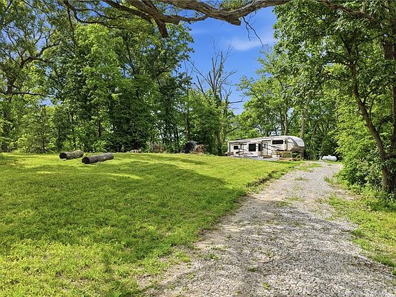 3rd image of 5525 Pigeon Hill Rd SE