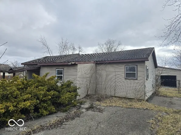 2420 N Macedonia Ave, Muncie, IN 47303