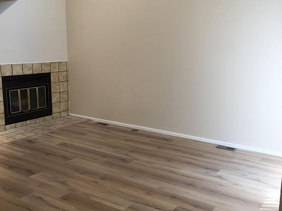 Family Room, vaulted ceiling