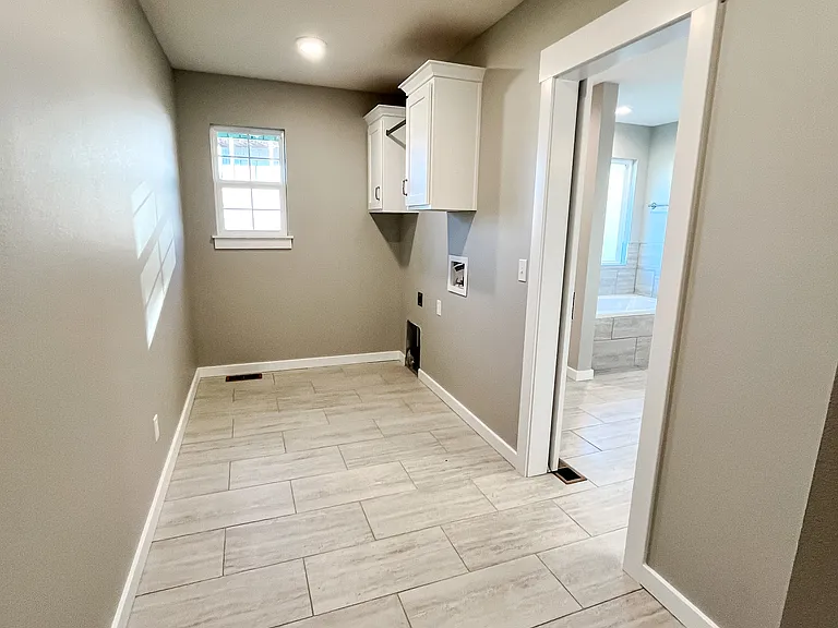 855 S Eastridge — Photo 17