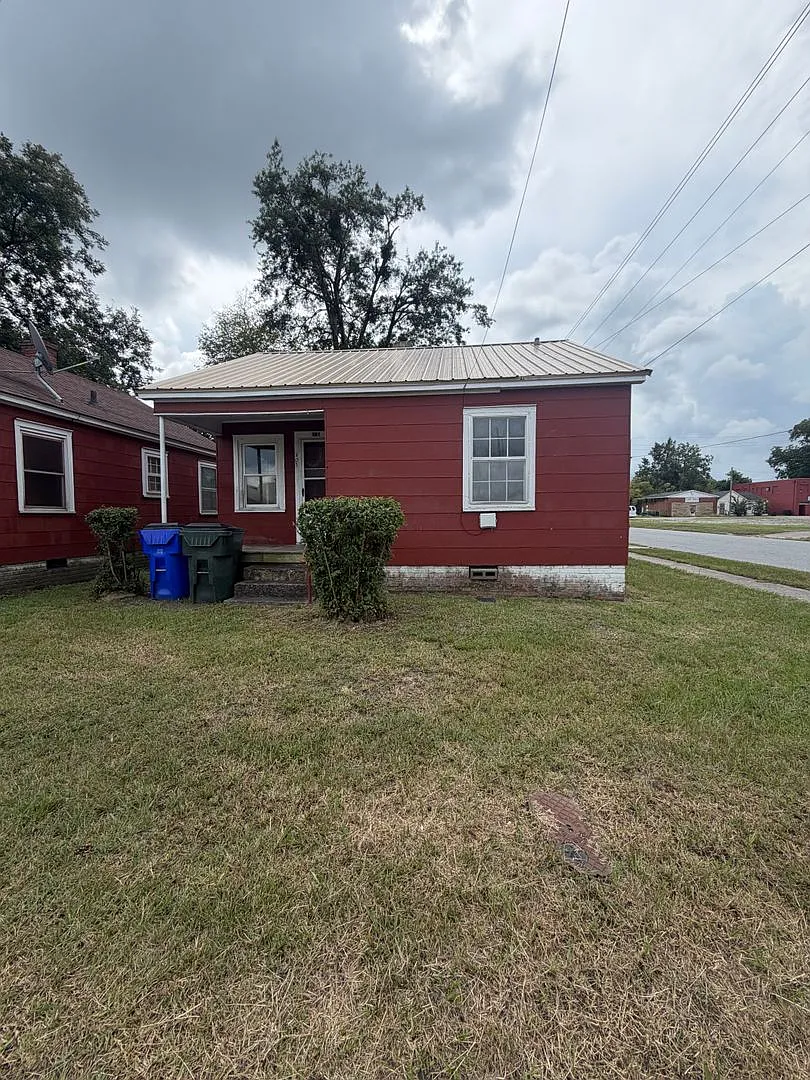 401 North St. — Photo 1