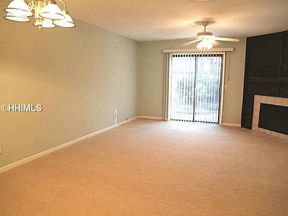 3rd image of 96 Mathews Dr APT 162