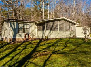 187 Fox Ridge Dr, Hendersonville, NC 28739