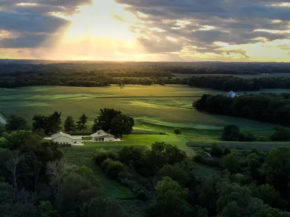 7515 N Branson School Rd, Ipava, IL 61441