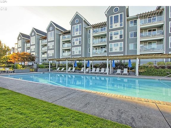 4th image of 520 SE Columbia River Dr APT 122