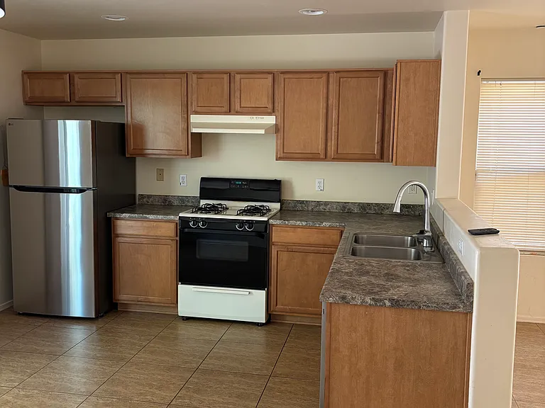 3176 W Treece Way — Photo 3