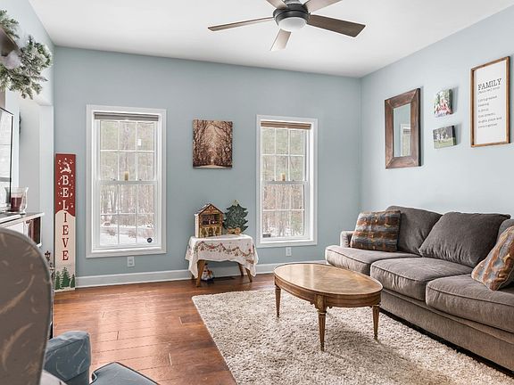 4th image of 215 Felters Rd